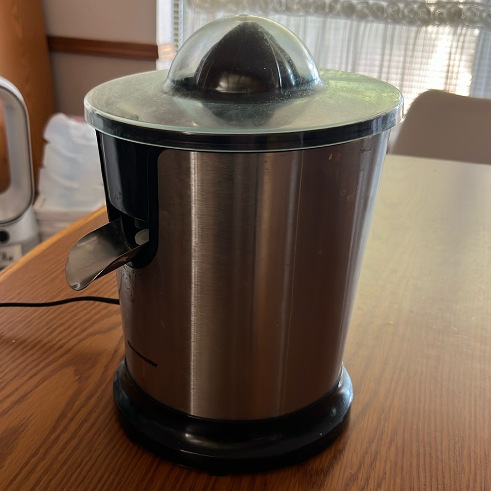 Homeleader Electric Citrus Juicer, Lemon Squeezer